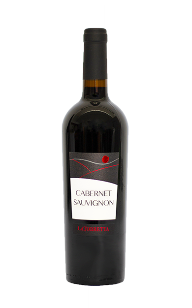 Vitigni: Cabernet Sauvignon 100% Vinificazione: Lunga macerazione sulle bucce per 20/22 giorni. Affinamento in barrique per 12 mesi e in bottiglia per 6 mesi.